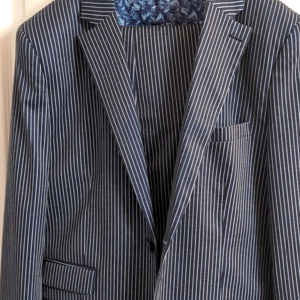 Isaac Mizrahi Blue Suit with Notched Lapel